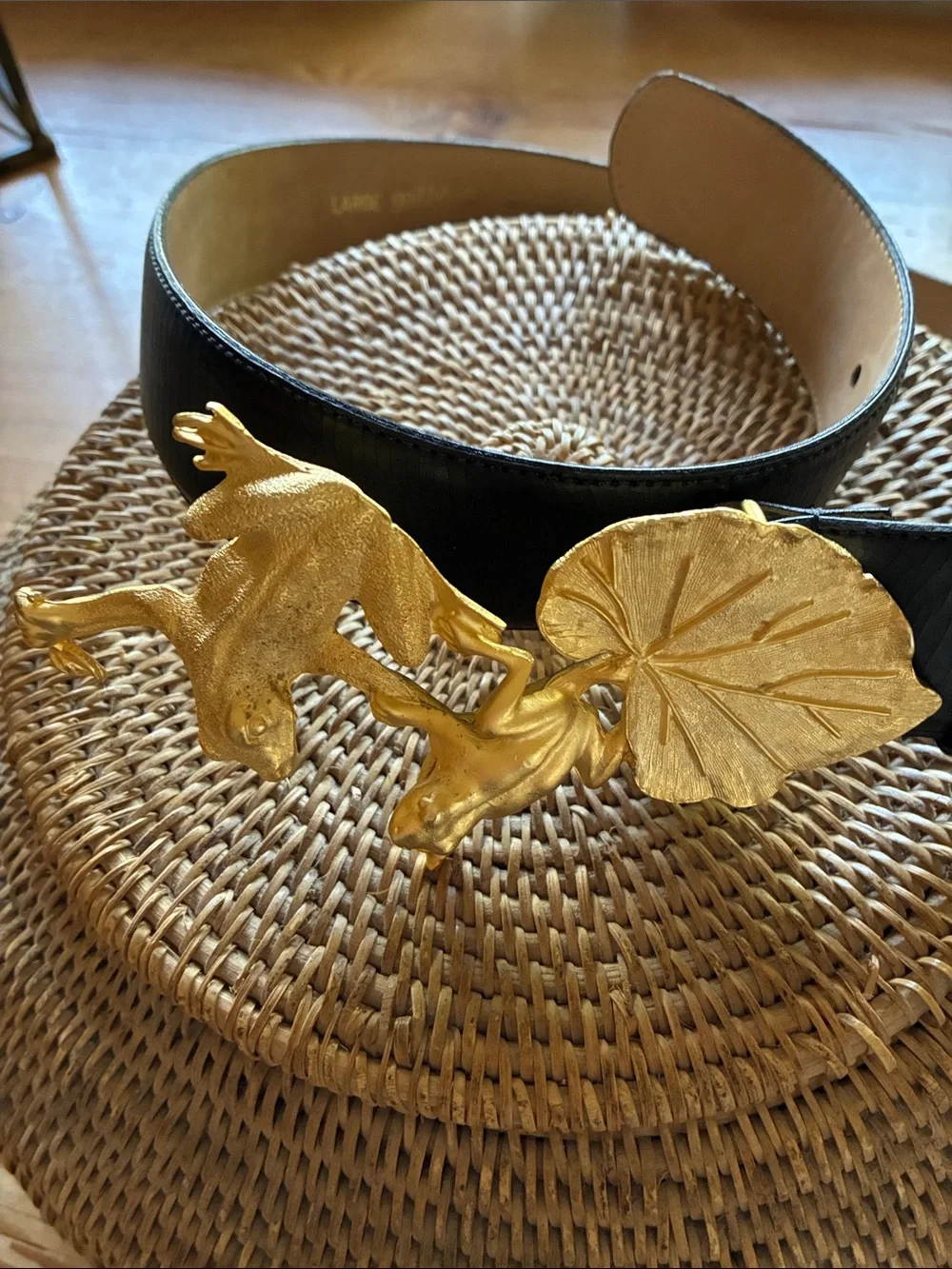 Vintage 80’s Fantastic Gail Labelle Gold Frogs Buckle Black Leather Belt - Large